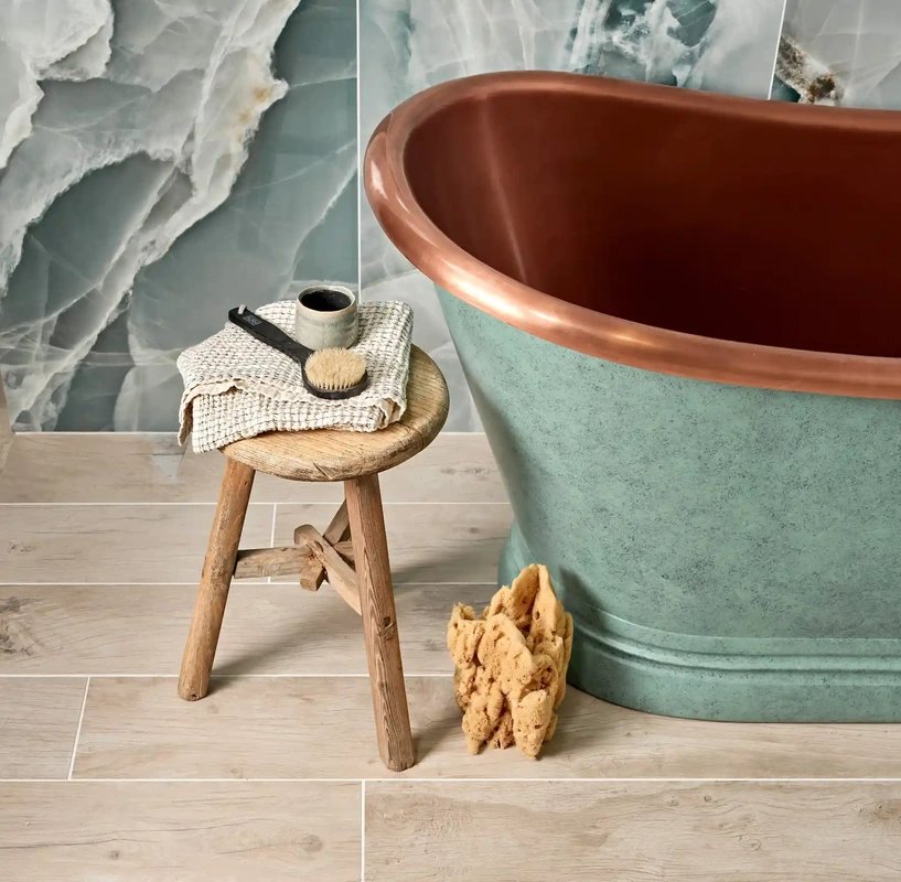 free standing bath with wooden stool